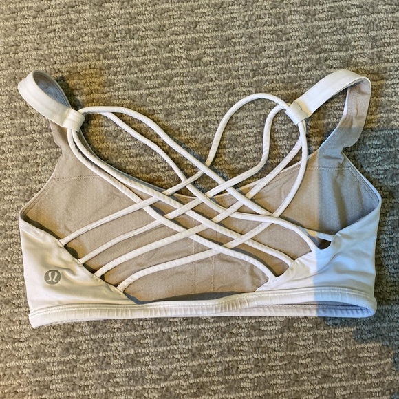 White size 6 lulu sports bra - Picture 2 of 4
